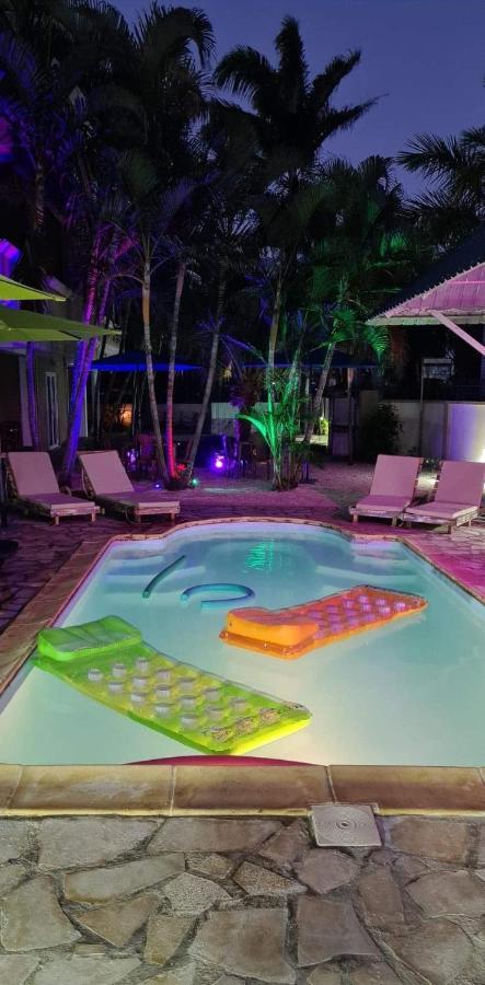 Oasis Tropical Aparthotel Pereybere Beach Exterior photo